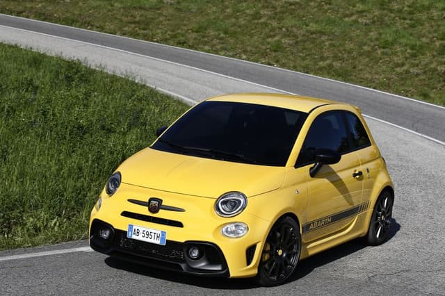 2016 Abarth 595 (facelift 2016) 1.4 T-Jet (145 Hp)